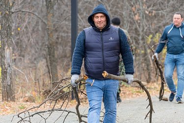 Навели порядок в парке «Березка»